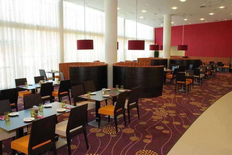 Hotel Courtyard by Marriott London Gatwick Airport photo 5