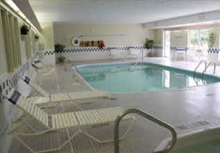 Hotel Fairfield by Marriott Mt Pleasant photo 3