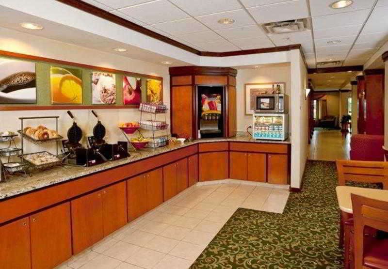 Hotel Fairfield Inn and Suites Brunswick Freeport photo 3