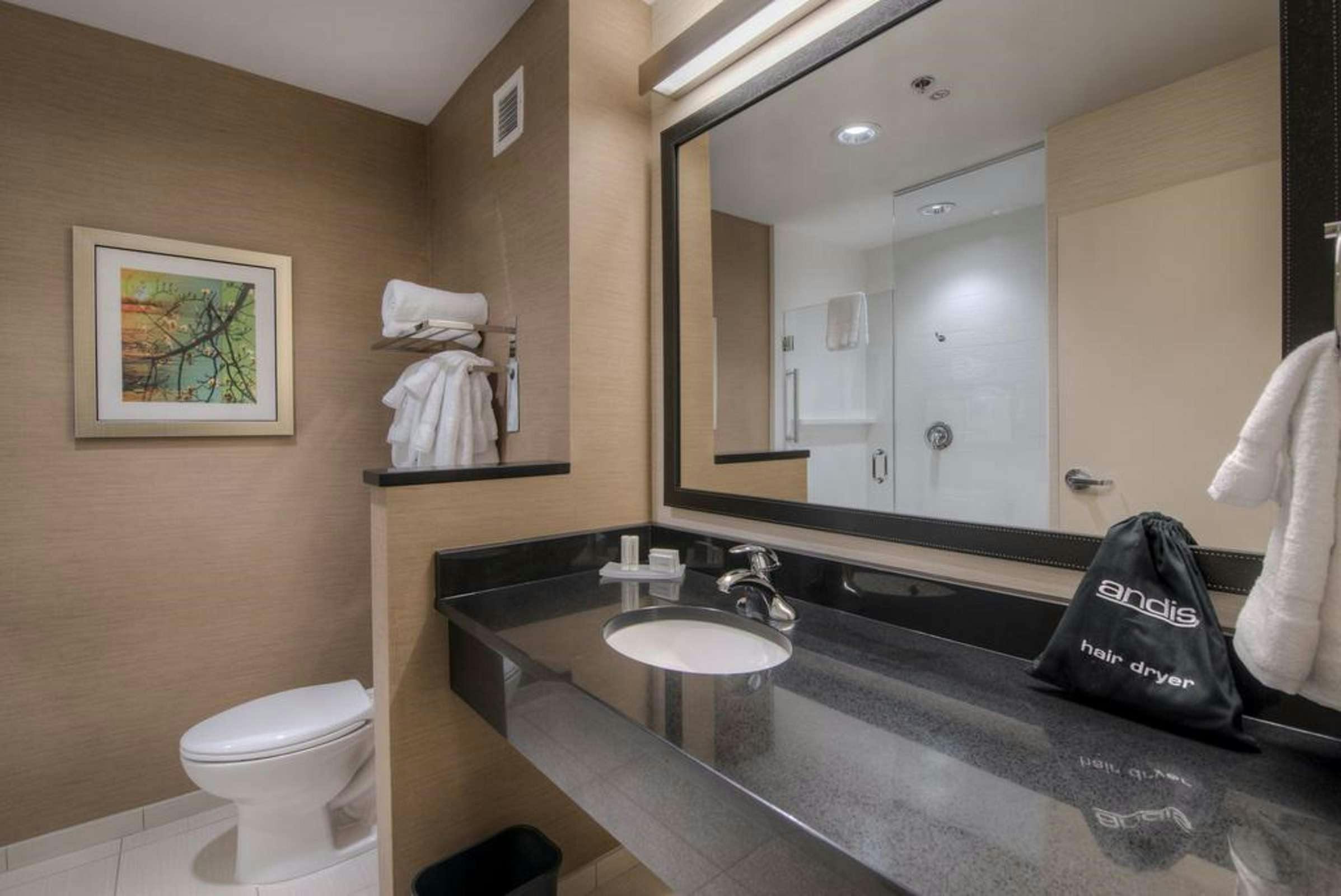 Hotel Fairfield Inn & Suites Charlotte Airport photo 2