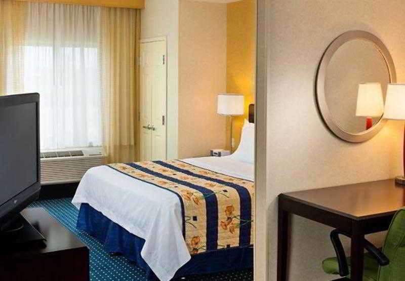 Hotel SpringHill Suites Marriott Midland photo 2