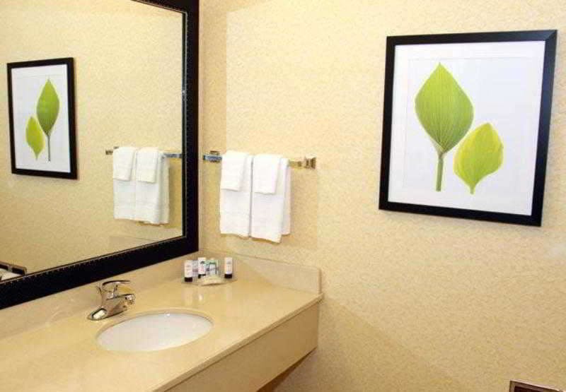 Hotel Fairfield Inn and Suites by Marriott Marion photo 2