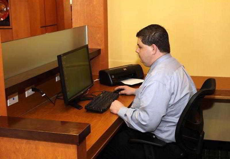 Hotel Fairfield Inn and Suites by Marriott Marion photo 3