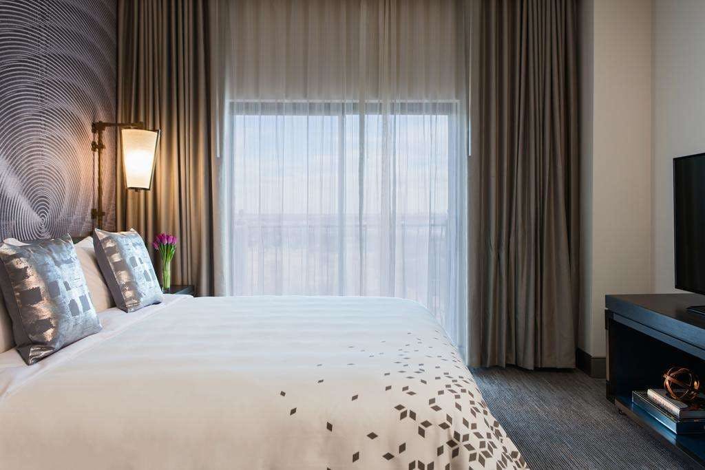 Hotel Renaissance Waterford Oklahoma City Hotel photo 1