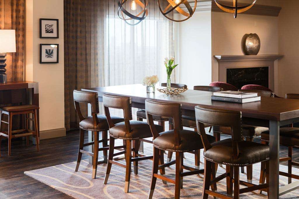 Hotel Renaissance Waterford Oklahoma City Hotel photo 4