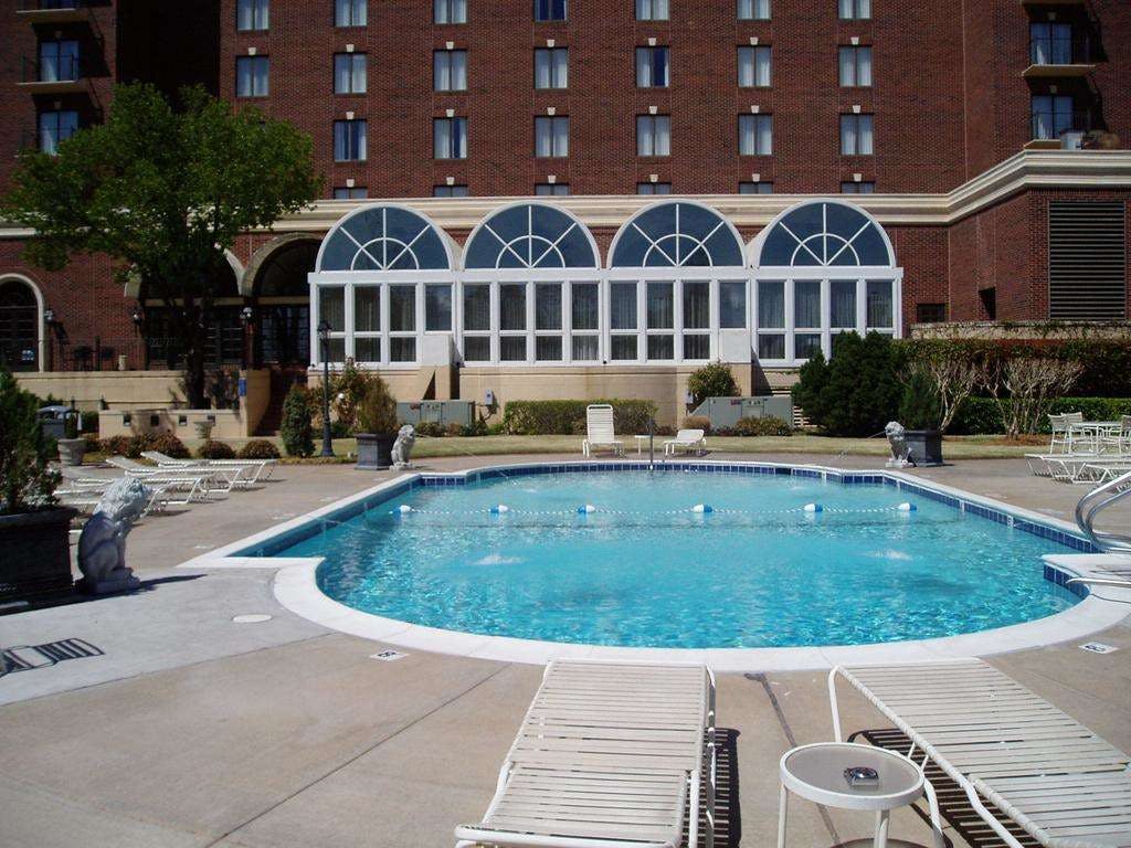 Hotel Renaissance Waterford Oklahoma City Hotel photo 5