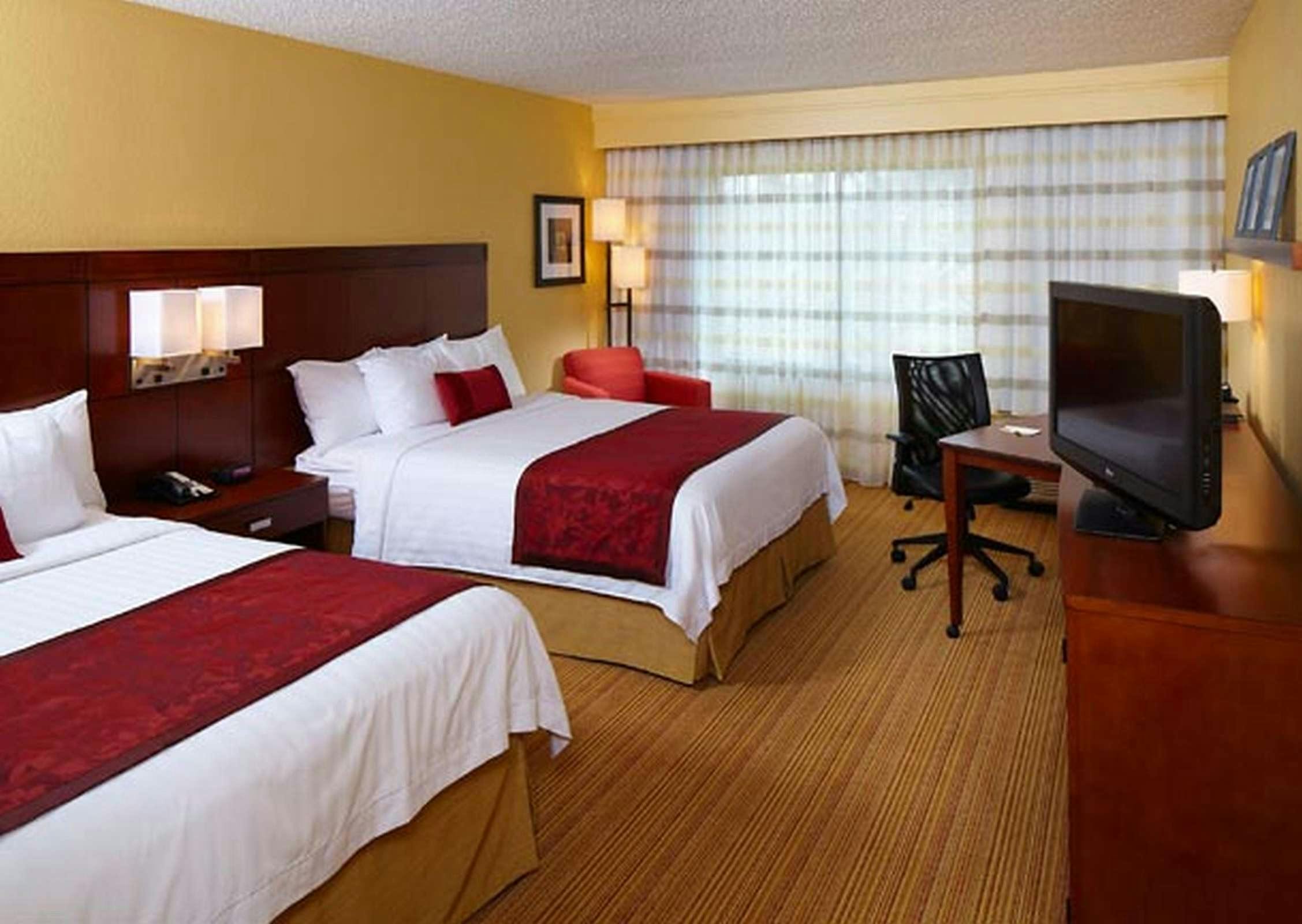 Hotel Sonesta Select Bettendorf Quad Cities photo 1