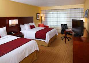 Hotel Sonesta Select Bettendorf Quad Cities photo 1