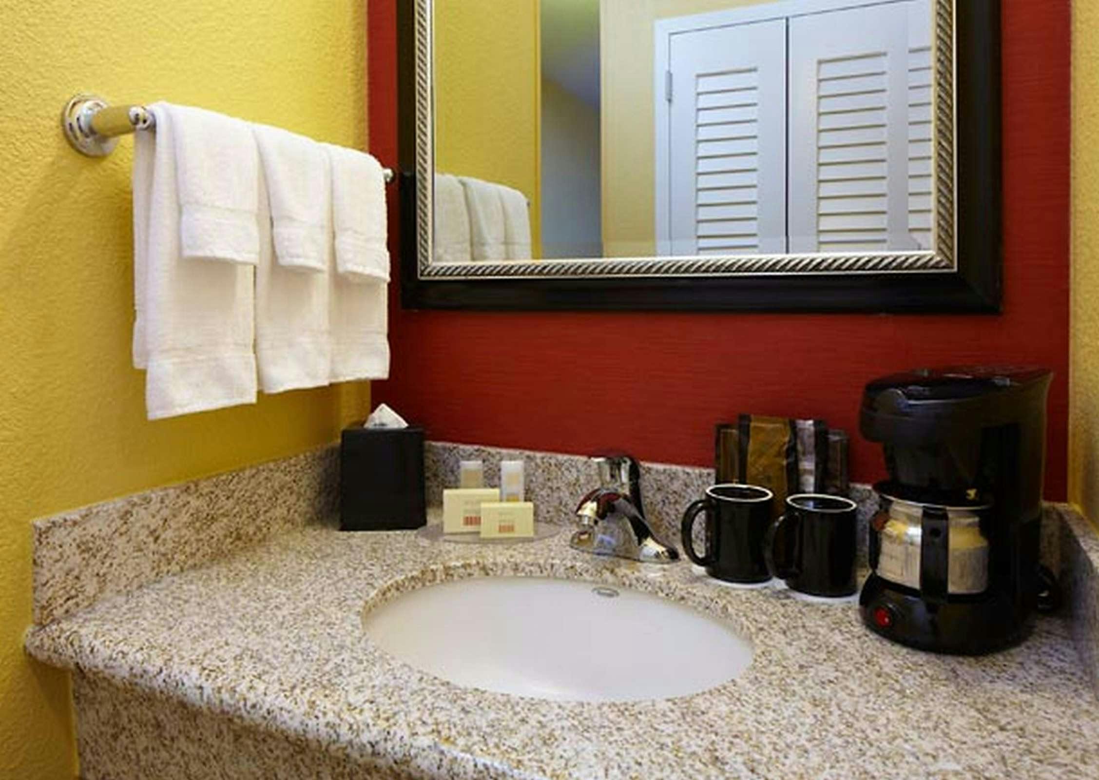 Hotel Sonesta Select Bettendorf Quad Cities photo 3