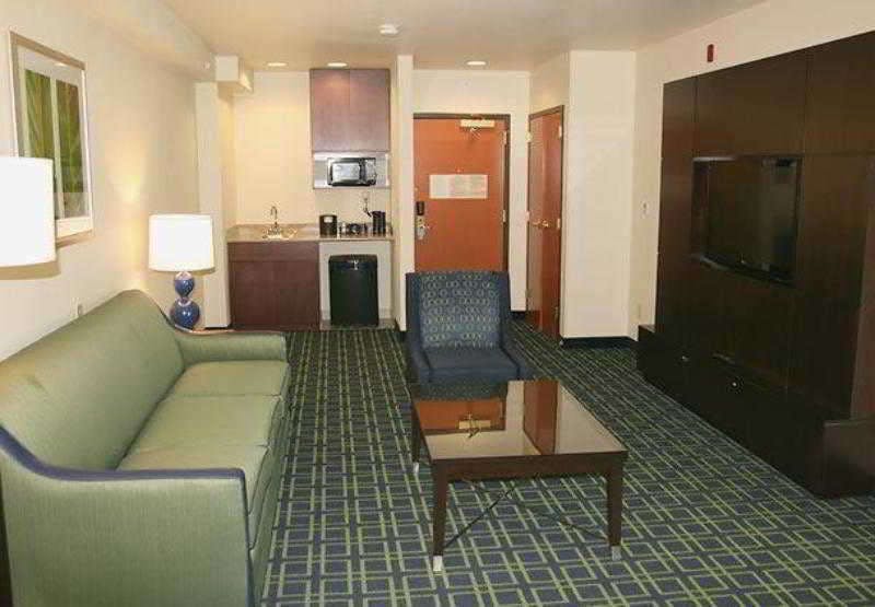Hotel Fairfield Inn & Suites Denver Aurora/Southlands photo 1
