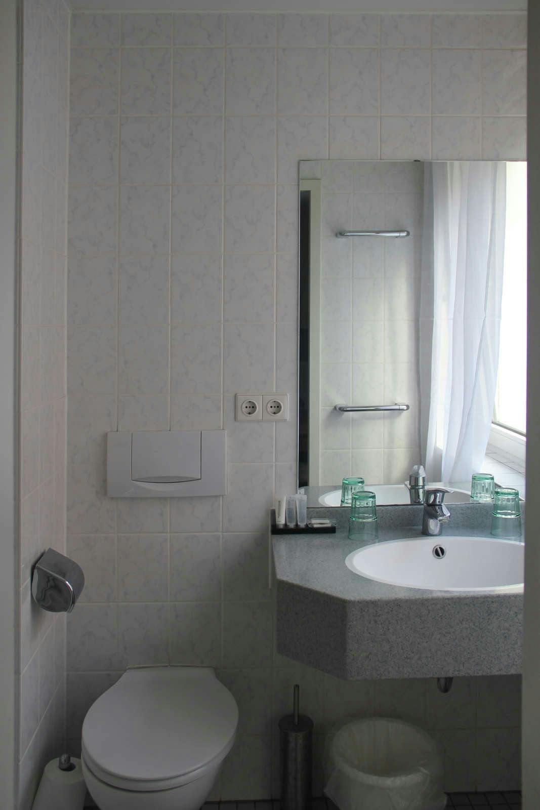 Hotel OYO Enger Hof photo 4