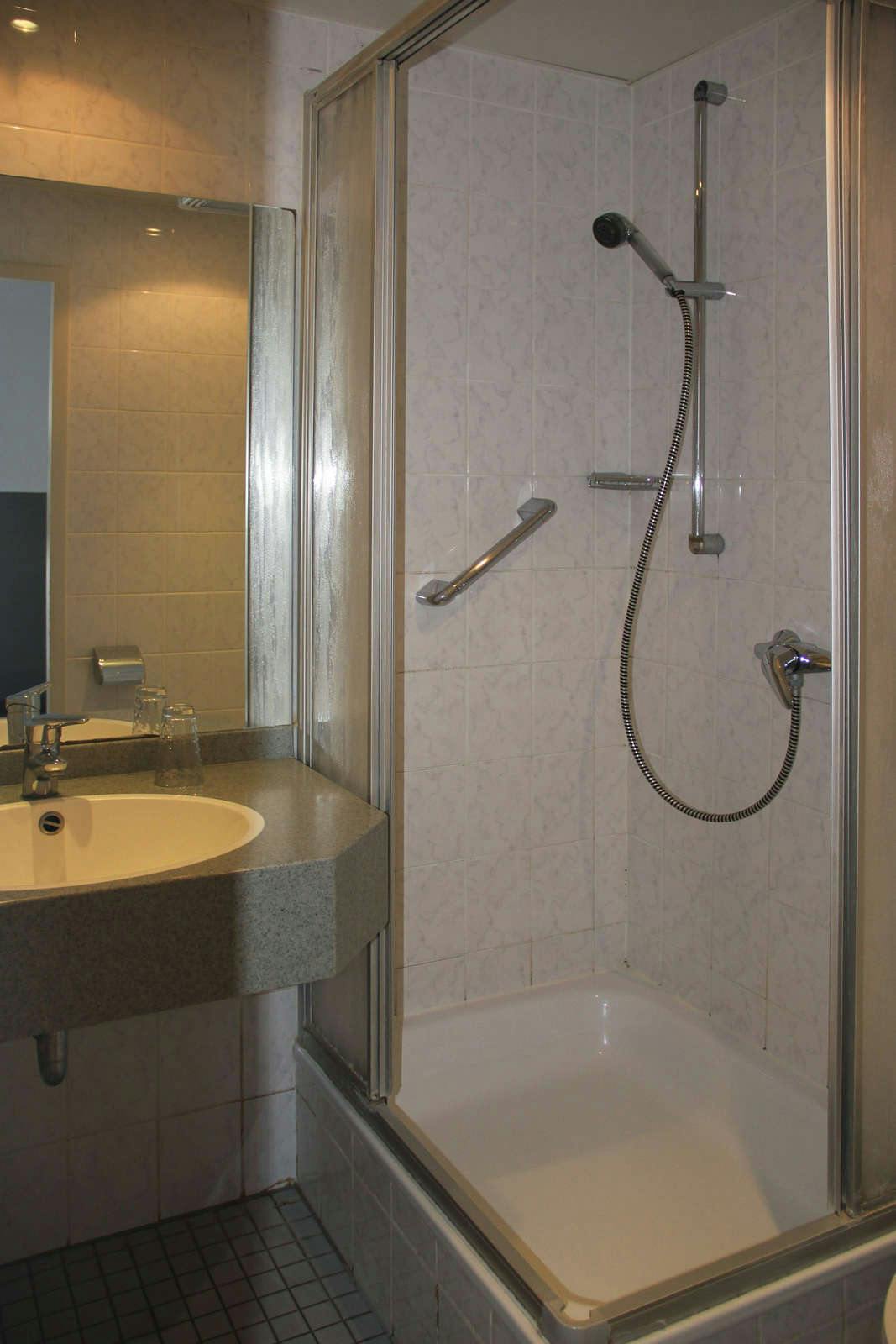 Hotel OYO Enger Hof photo 5