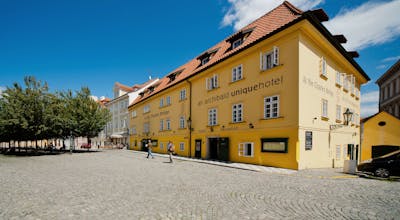 Archibald At The Charles Bridge
