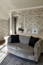 Hotel Great Fosters photo 2