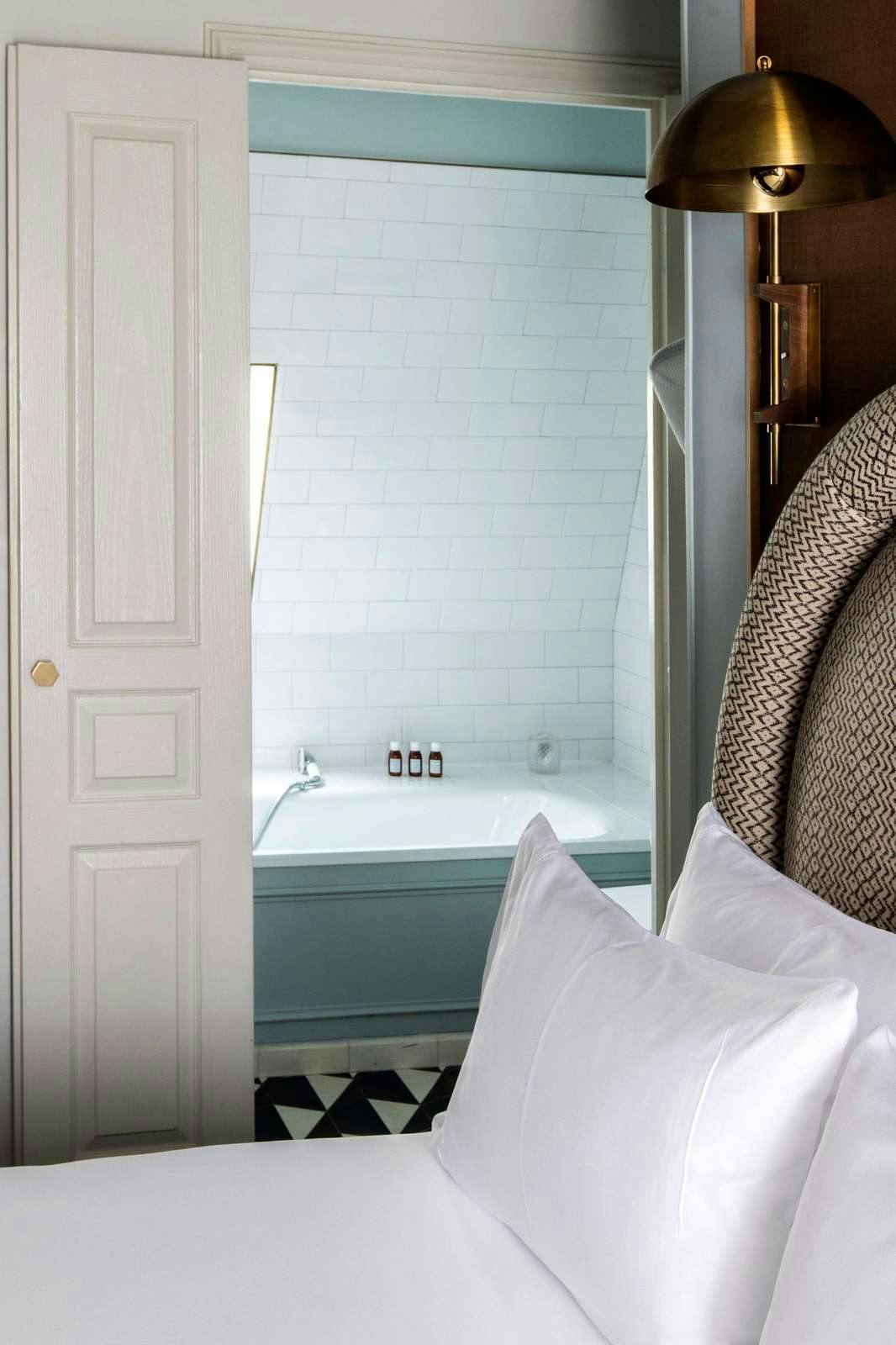 Hotel Grand Pigalle Experimental photo 2