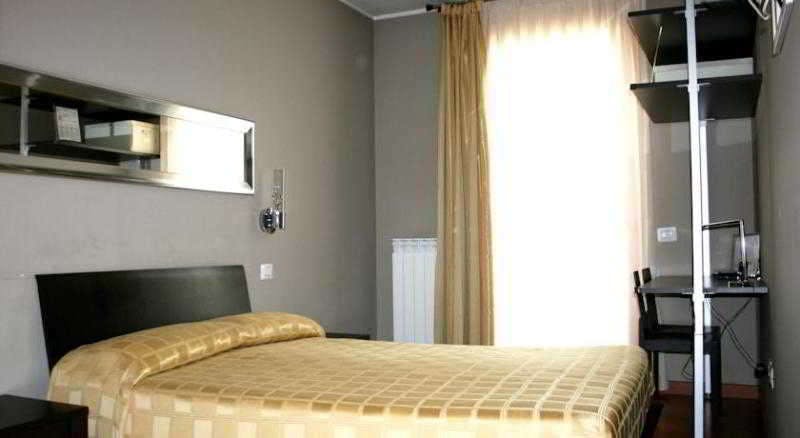 Hotel Small Hotel Royal photo 2