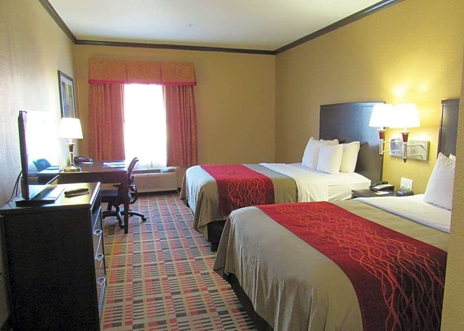 Hotel Quality Inn & Suites Lubbock South photo 5