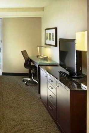 Hotel Doubletree By Hilton Hotel Alana - Waikiki Beach photo 3