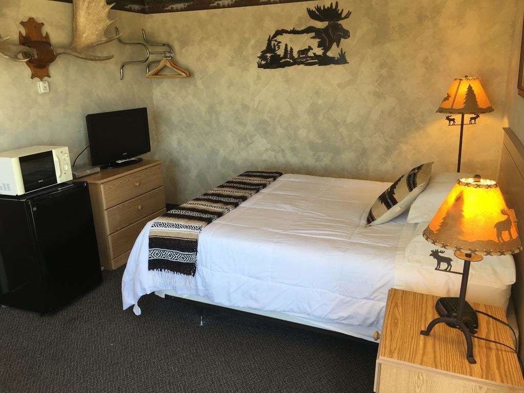 The Riverside Ranch RV Park, Motel & Campground