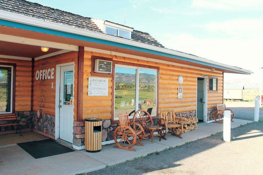 Hotel The Riverside Ranch RV Park, Motel & Campground photo 2