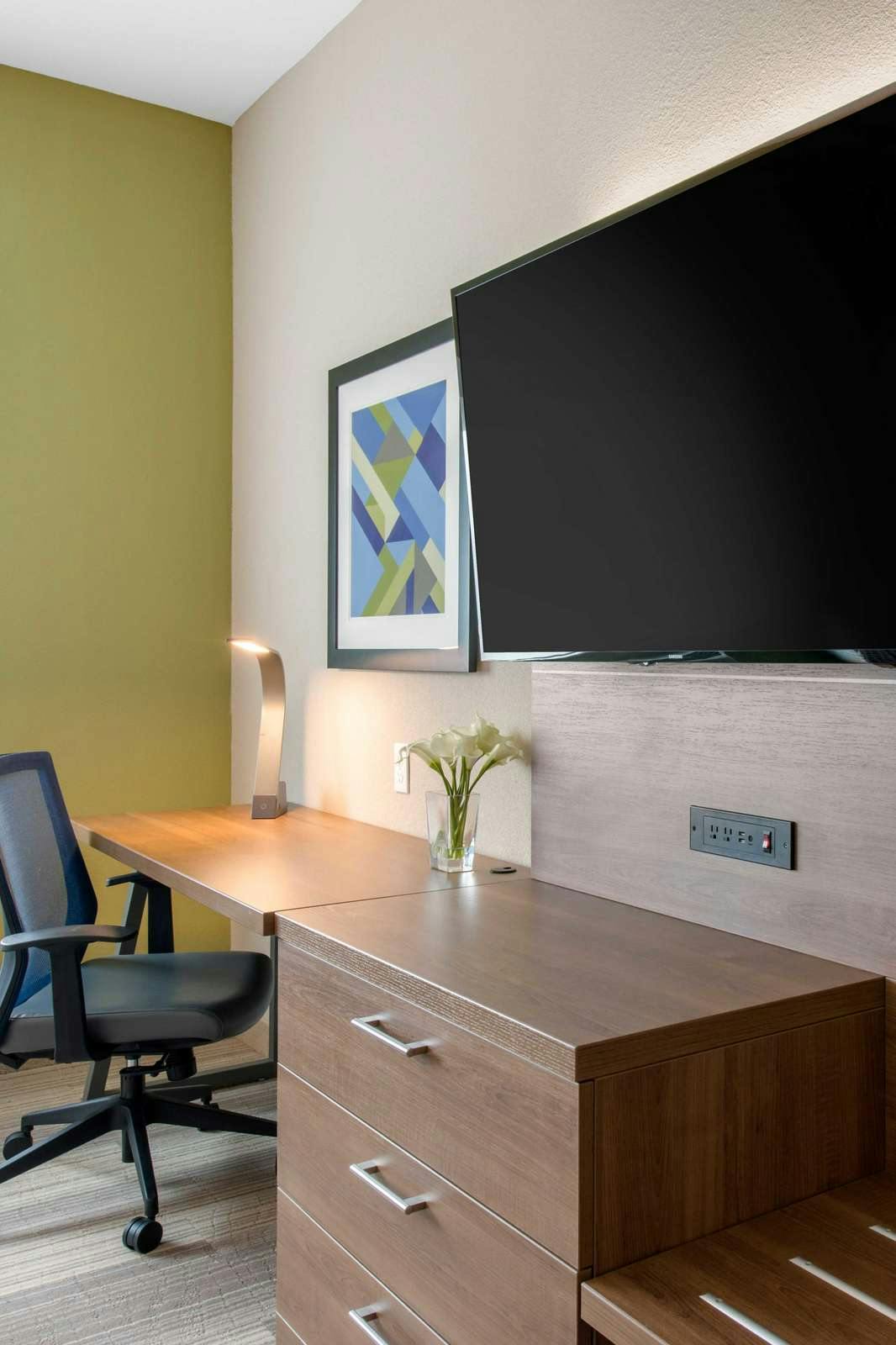 Hotel Holiday Inn Express & Suites Ruskin Sun City photo 3