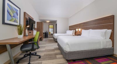 Holiday Inn Express & Suites Ruskin Sun City