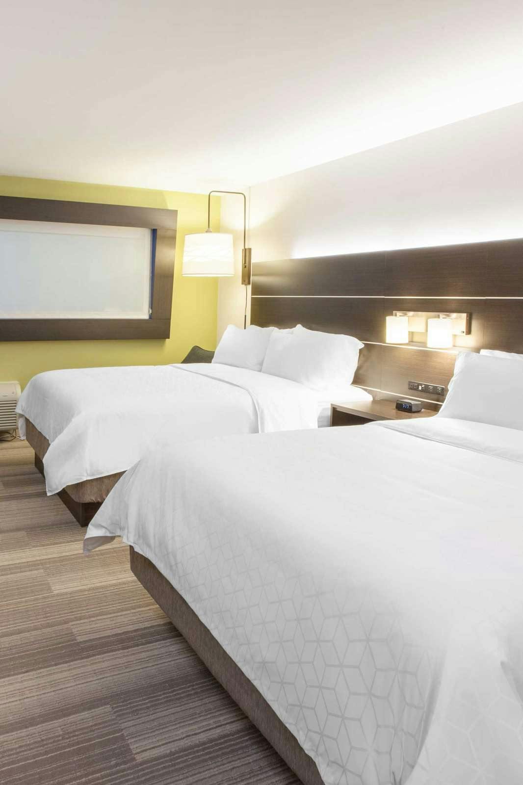 Hotel Holiday Inn Express & Suites Marion photo 1
