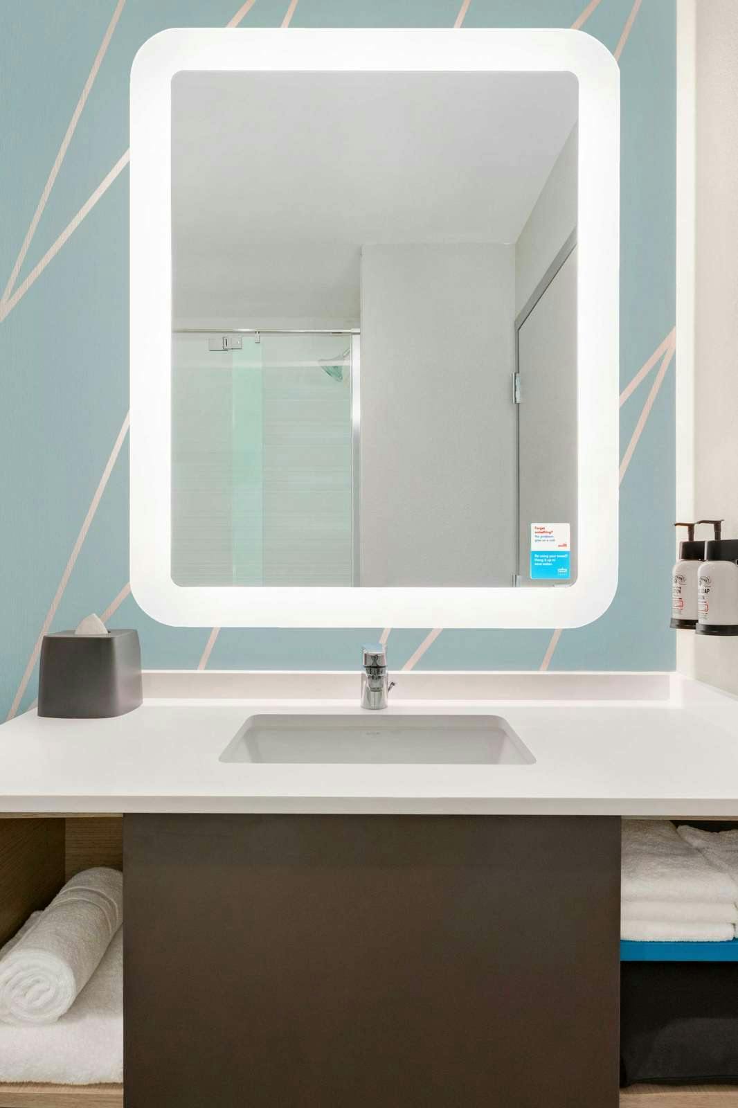 Hotel Avid Hotels Madison Monona photo 5