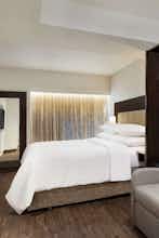 york embassy manhattan hilton suites hoteltonight square times amenities