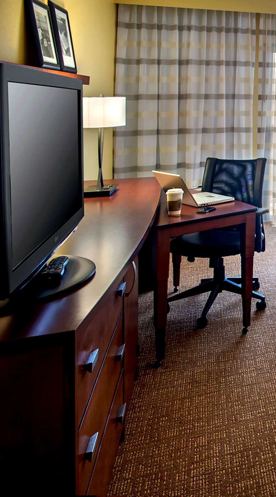 Hotel Courtyard Norwalk photo 3