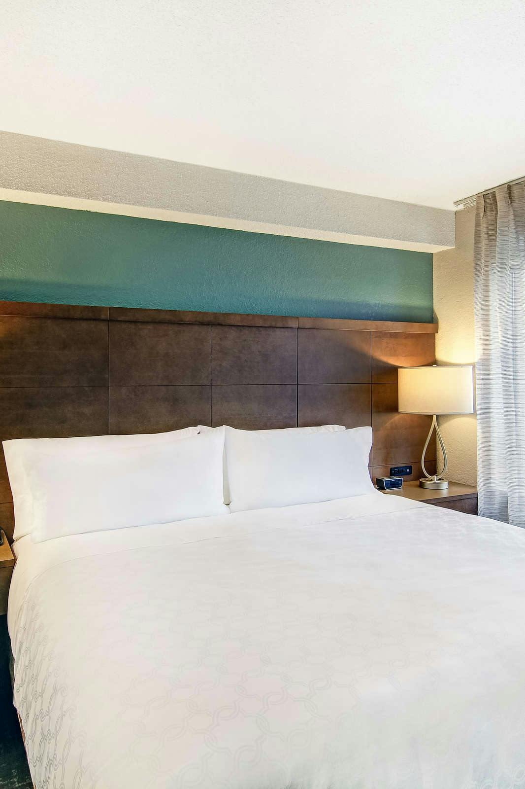 Hotel Staybridge Suites Toronto - Vaughan South, an IHG Hotel photo 1