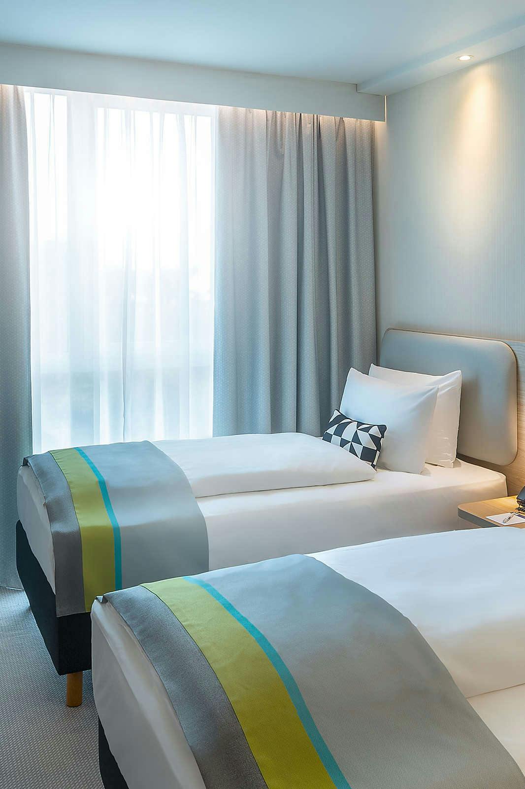 Hotel Holiday Inn Express Erlangen photo 2