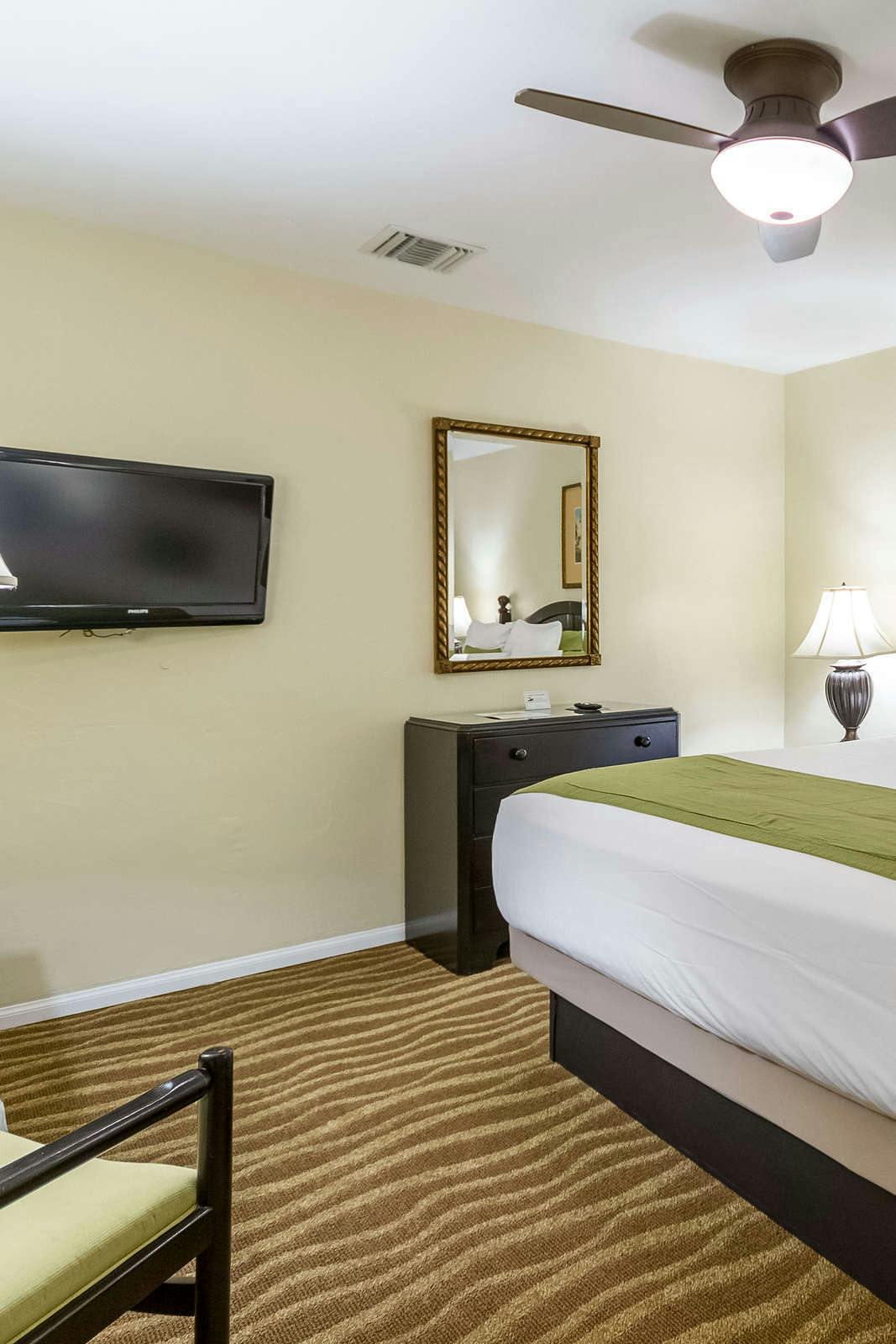 Hotel Coast Village Inn photo 3