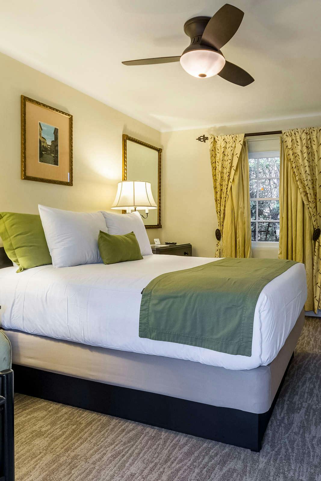 Hotel Coast Village Inn photo 2