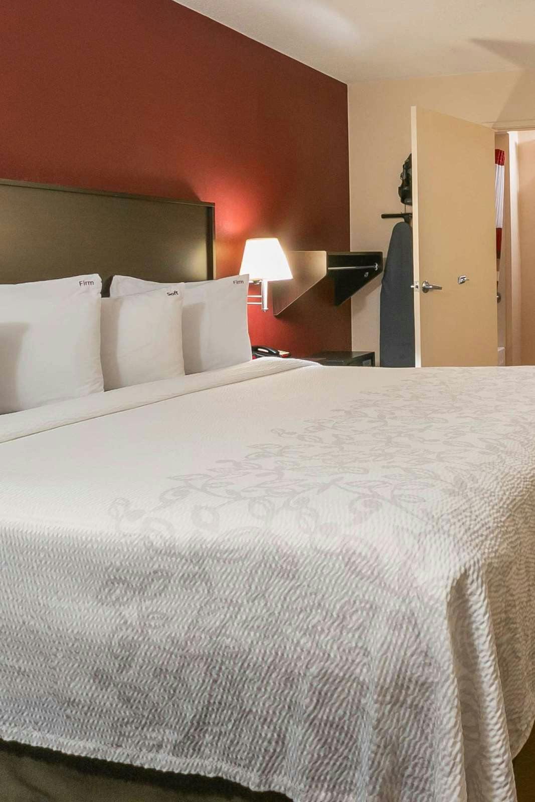 Hotel Red Roof PLUS+ Secaucus - Meadowlands - NYC photo 4