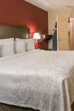 Hotel Red Roof PLUS+ Secaucus - Meadowlands - NYC photo 4