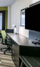 Hotel Holiday Inn Express & Suites Jersey City North - Hoboken photo 2