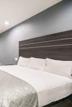 Hotel Americas Best Value Inn And Suites Northeast Houston I-610 photo 2
