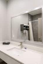 Hotel Americas Best Value Inn And Suites Northeast Houston I-610 photo 4
