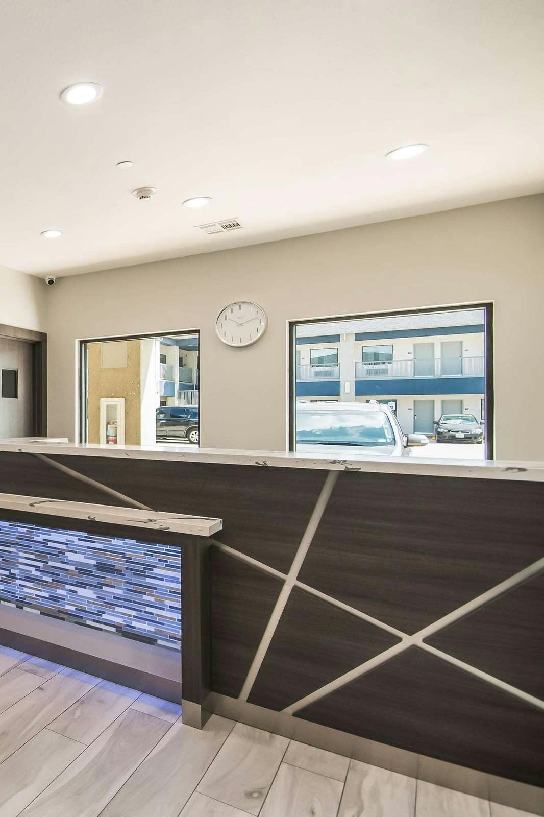 Hotel Americas Best Value Inn And Suites Northeast Houston I-610 photo 5