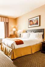 Hotel Holiday Inn Express & Suites Roseville Galleria Area photo 1