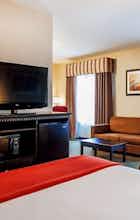 Hotel Holiday Inn Express & Suites Roseville Galleria Area photo 3