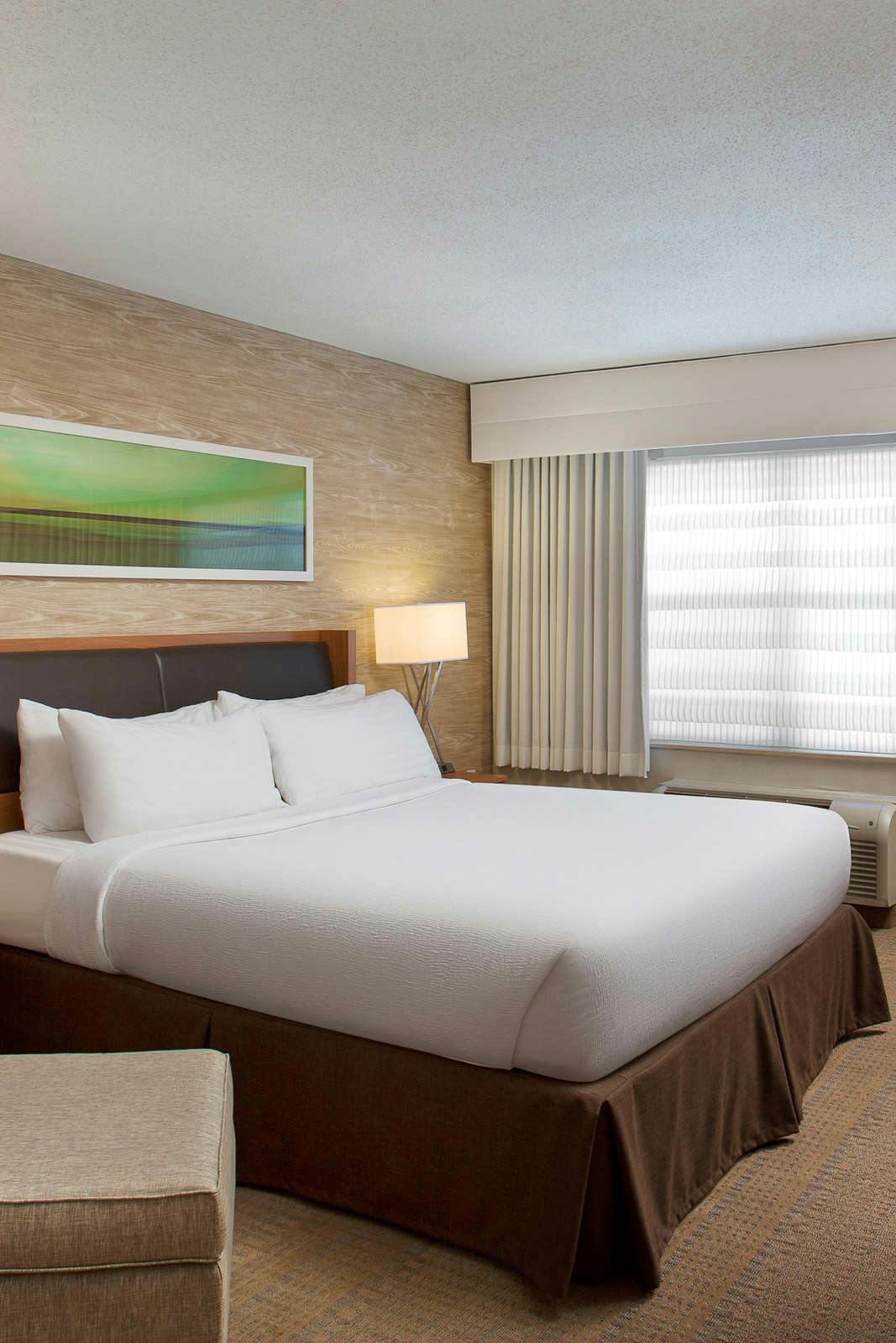 Hotel Holiday Inn Grand Rapids Airport photo 1