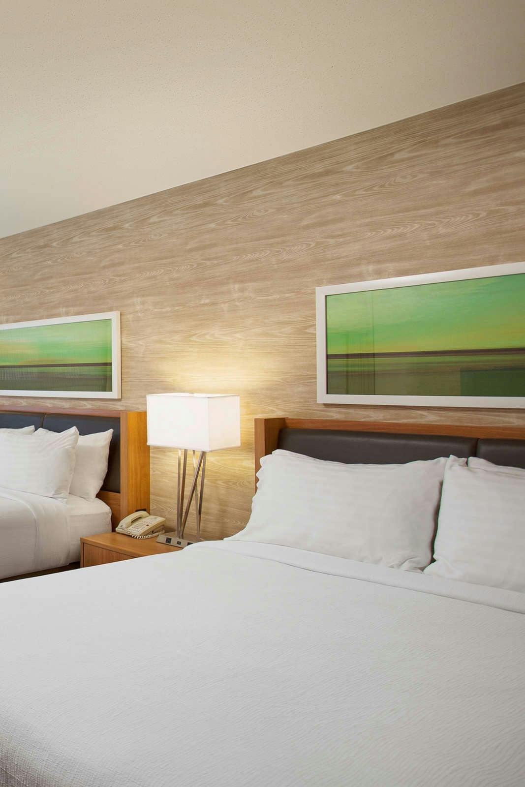 Hotel Holiday Inn Grand Rapids Airport photo 3