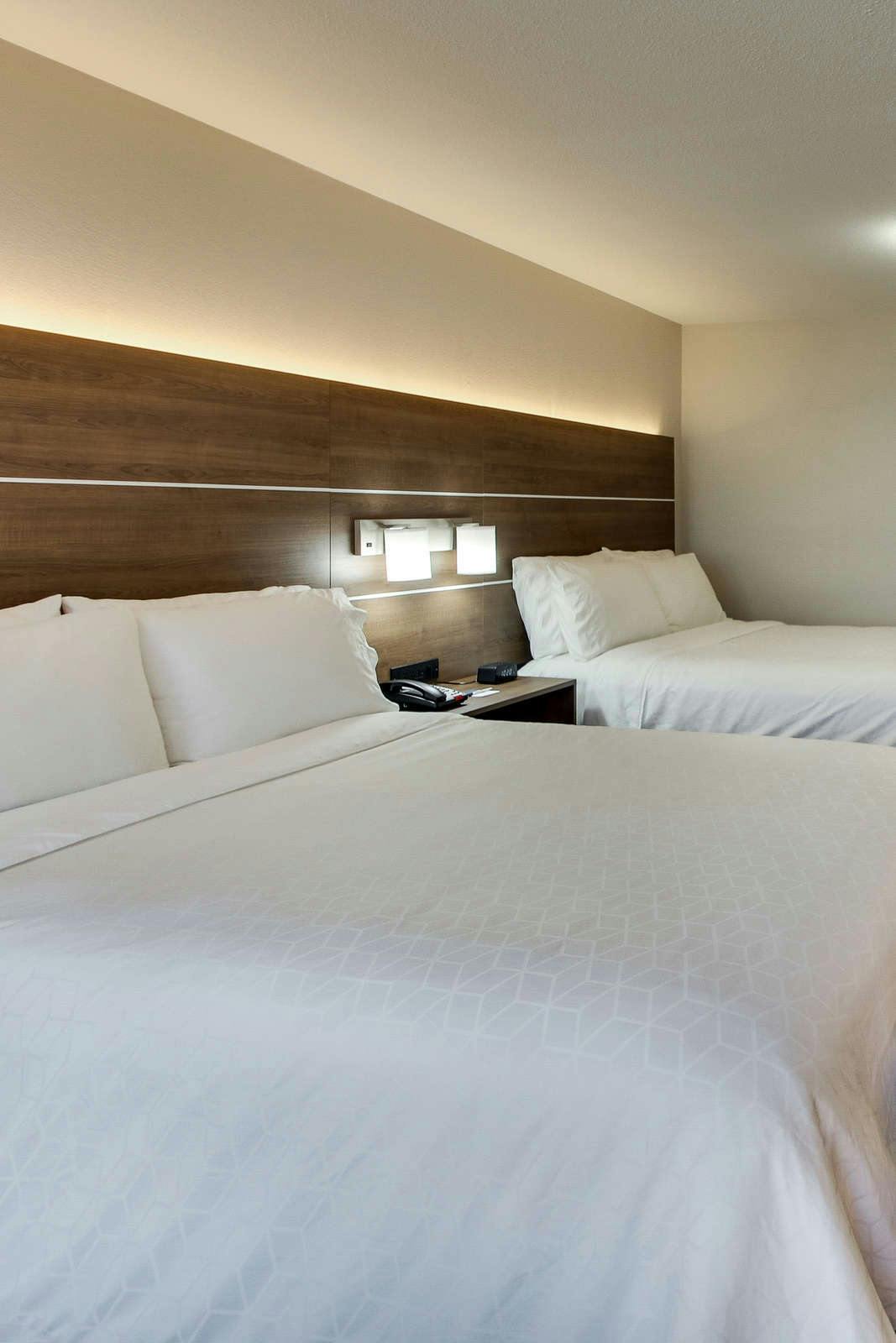 Hotel Holiday Inn Express Hotel & Suites Emory University photo 2