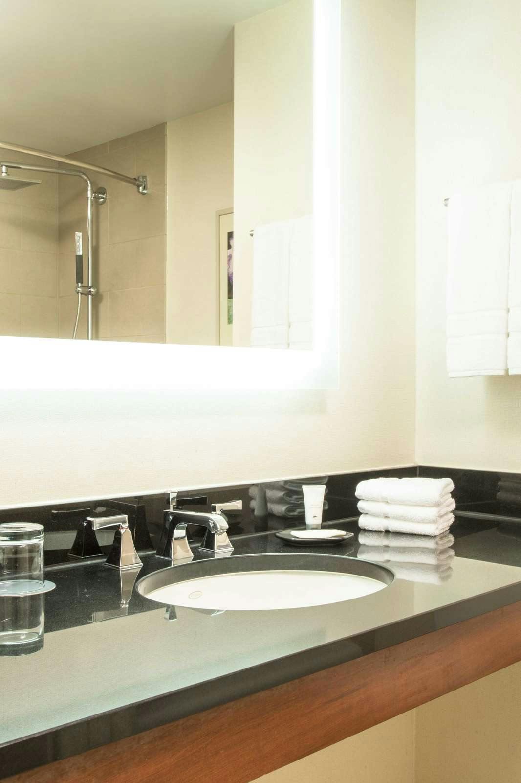 Hotel The Westin Boston Seaport District photo 5