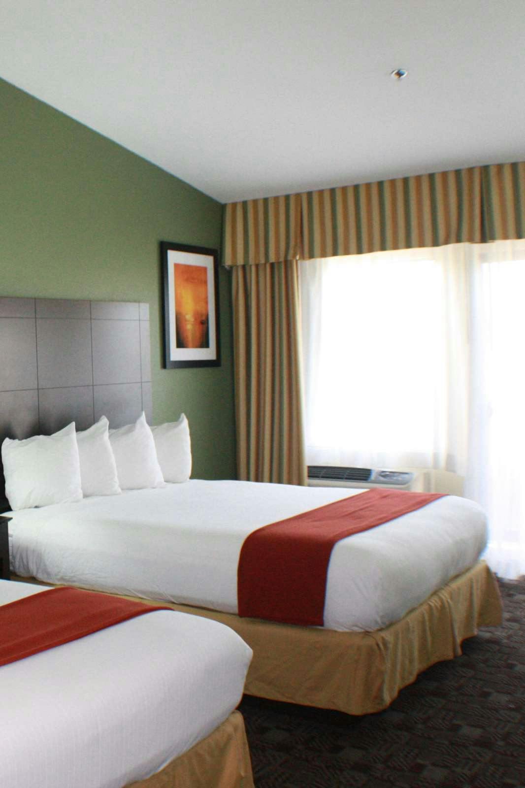 Hotel Holiday Inn Express Hotel & Suites Solana Beach photo 1