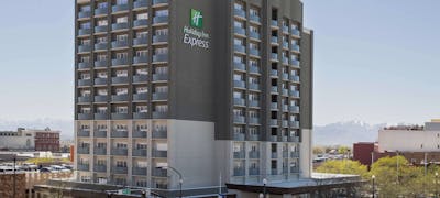 Holiday Inn Express & Suites Calgary Airport Trail NE