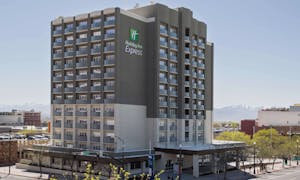 Holiday Inn Express & Suites Calgary Airport Trail NE