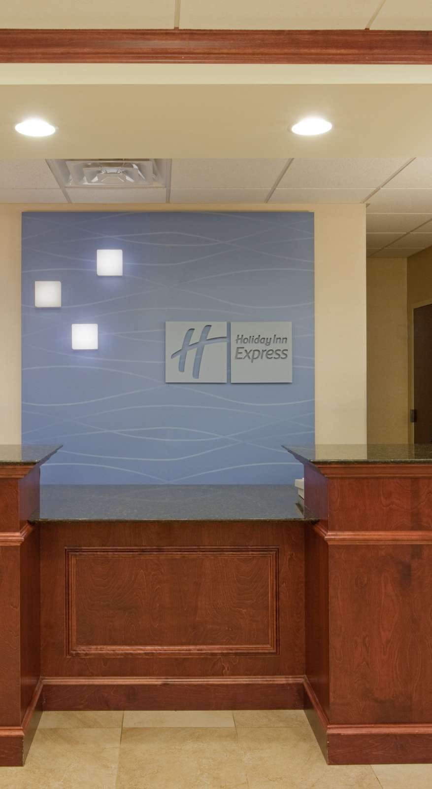 Hotel Holiday Inn Express Hotel & Suites Rochester photo 5